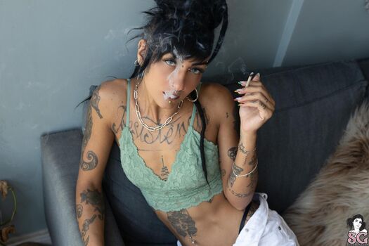 Caroleta Roots