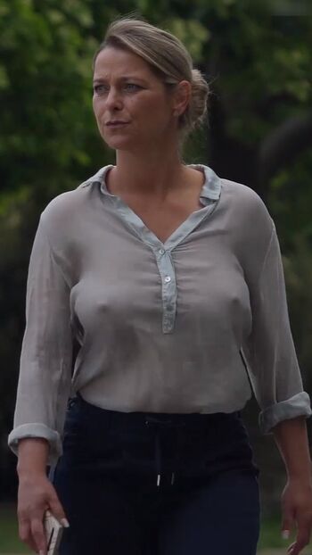 Curvy Model Lisa