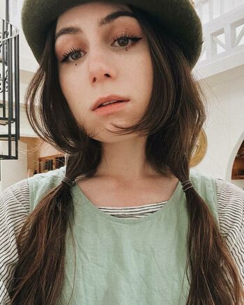 Dodie Clark