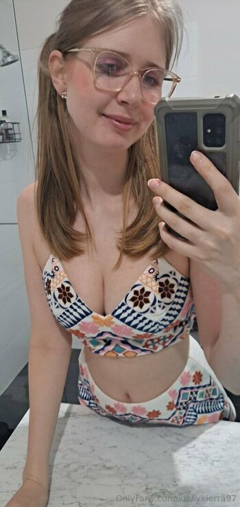 kinkykierra97