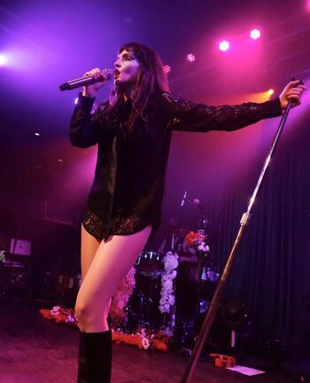 Lauren Mayberry