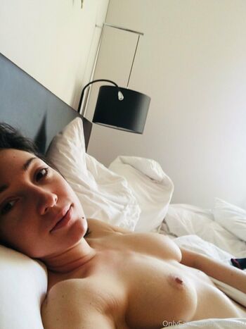 lilylabeau