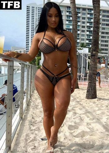 Lira Galore