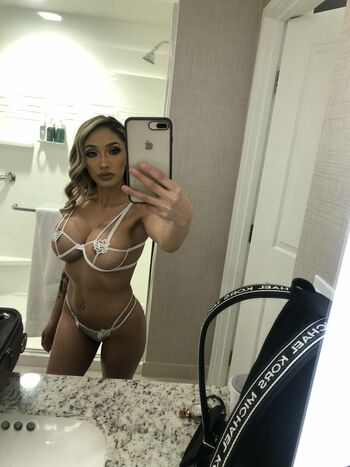 mirahbellaofficial