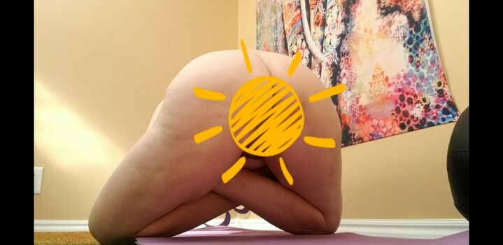 nakedyoganakedyoga