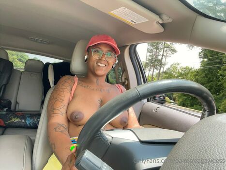 palmtreegawdess