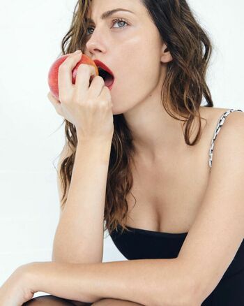 Phoebe Tonkin