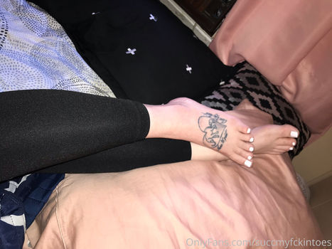 succmyfckintoes
