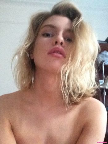 Stella Maxwell